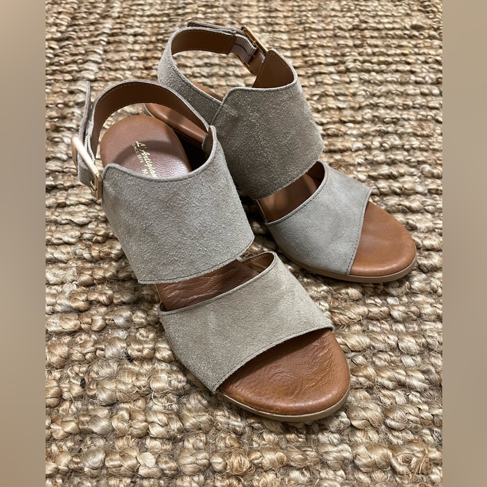 L'Artigiano Lucchese Italian suede heel sandal size 40